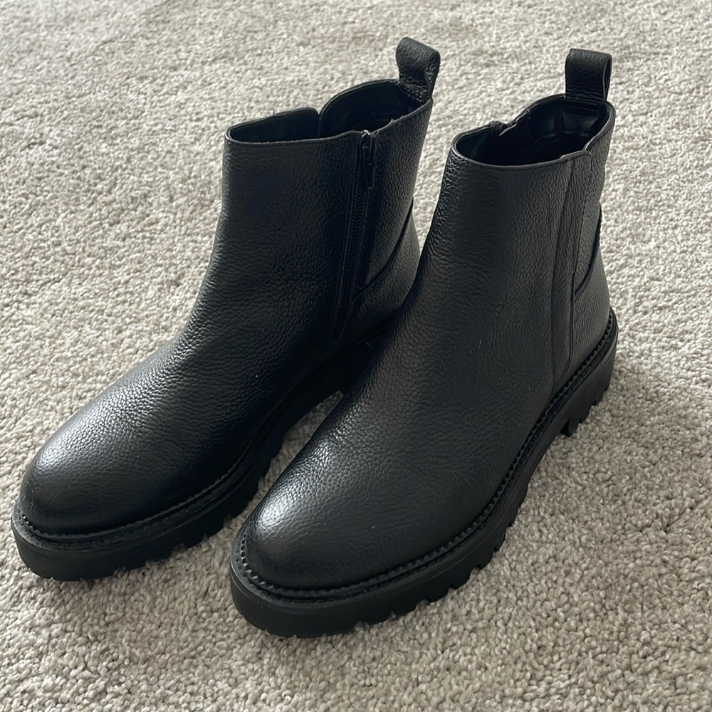 Like New Black Leather Chelsea Boots